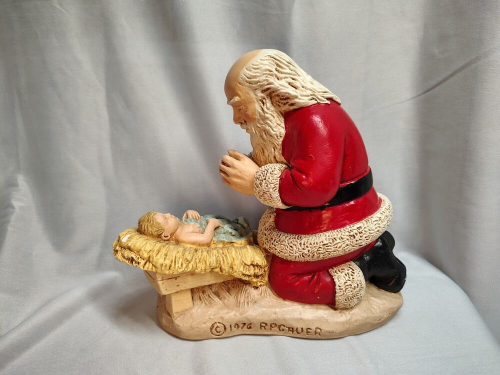 1976 RP Gauer Large 13"x11" Kneeling Santa Praying Over Baby Jesus Chalkware
